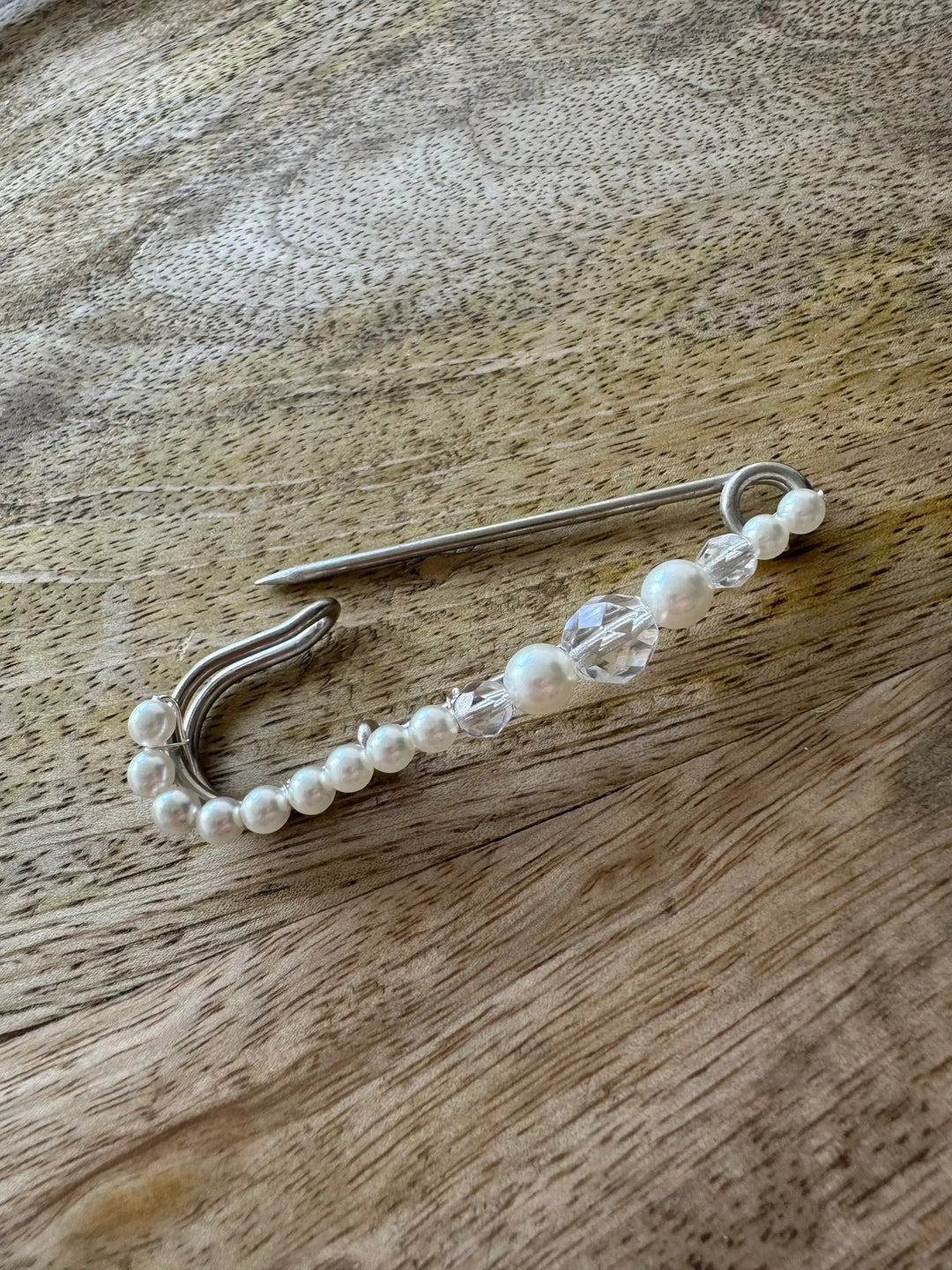 ATTACHE TRAÎNE PERLES églantine création