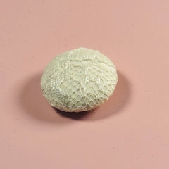 Broche aimantée de mariée – dentelle
