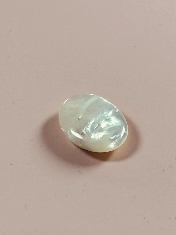 BROCHE NACRE AIMANTÉE Hortense