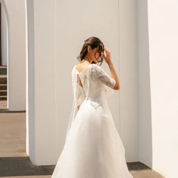 Boléro de mariée Méduza BK131 – dentelle grandes fleurs – dos noué