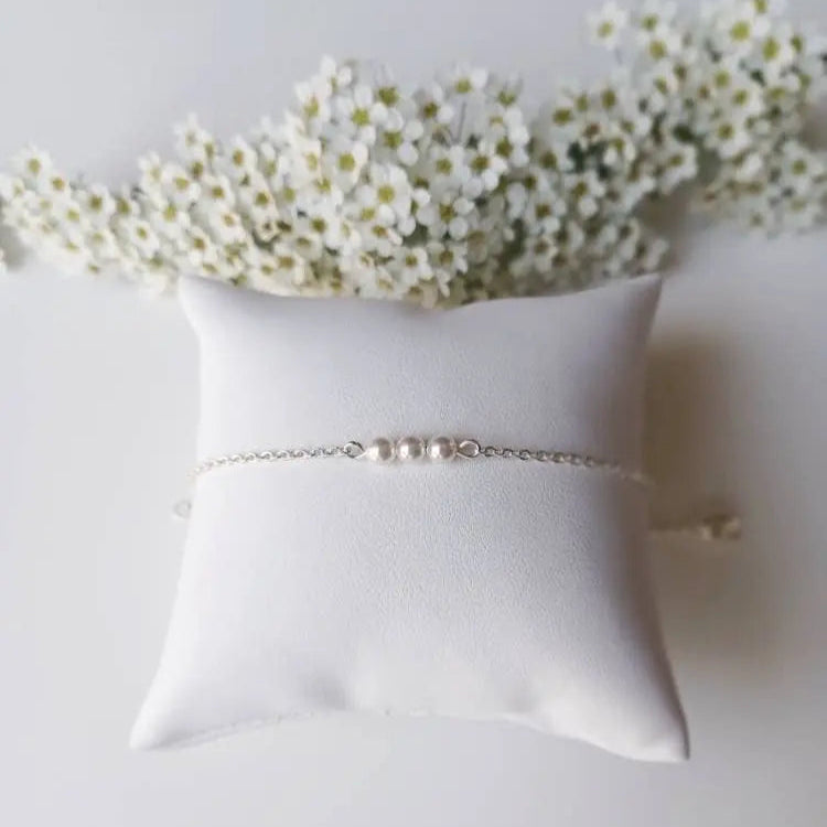 Bracelet Fin À Perles Nacrées – Bijou Minimaliste Et Chic Cé: Argenté/ Ivoire / Acier L'atelier du 6