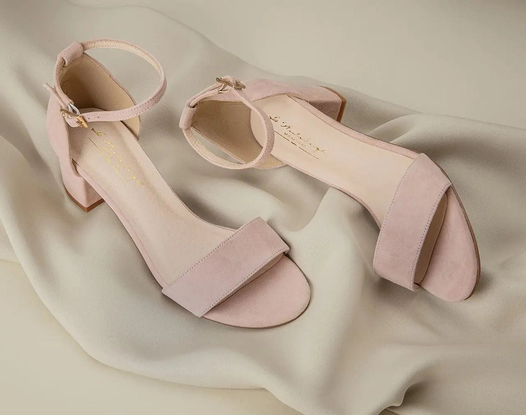 CHAUSSURES DE MARIÉE ALICE – DAIM ROSE POUDRÉ À TALON BAS CONFORTABLE G.Westerleigh