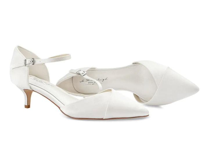 CHAUSSURES DE MARIÉE CÉLINE – SATIN IVOIRE À TALON BAS CONFORTABLE G.Westerleigh