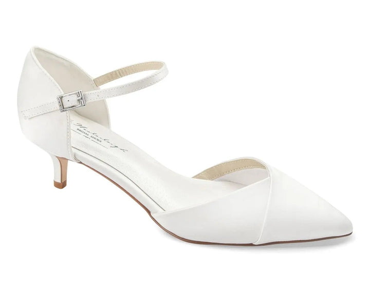 CHAUSSURES DE MARIÉE CÉLINE – SATIN IVOIRE À TALON BAS CONFORTABLE G.Westerleigh