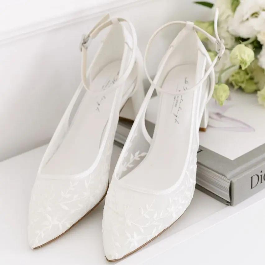 CHAUSSURES DE MARIÉE DAPHNÉ – DENTELLE ILLUSION ET TALON BAS CONFORTABLE G.Westerleigh