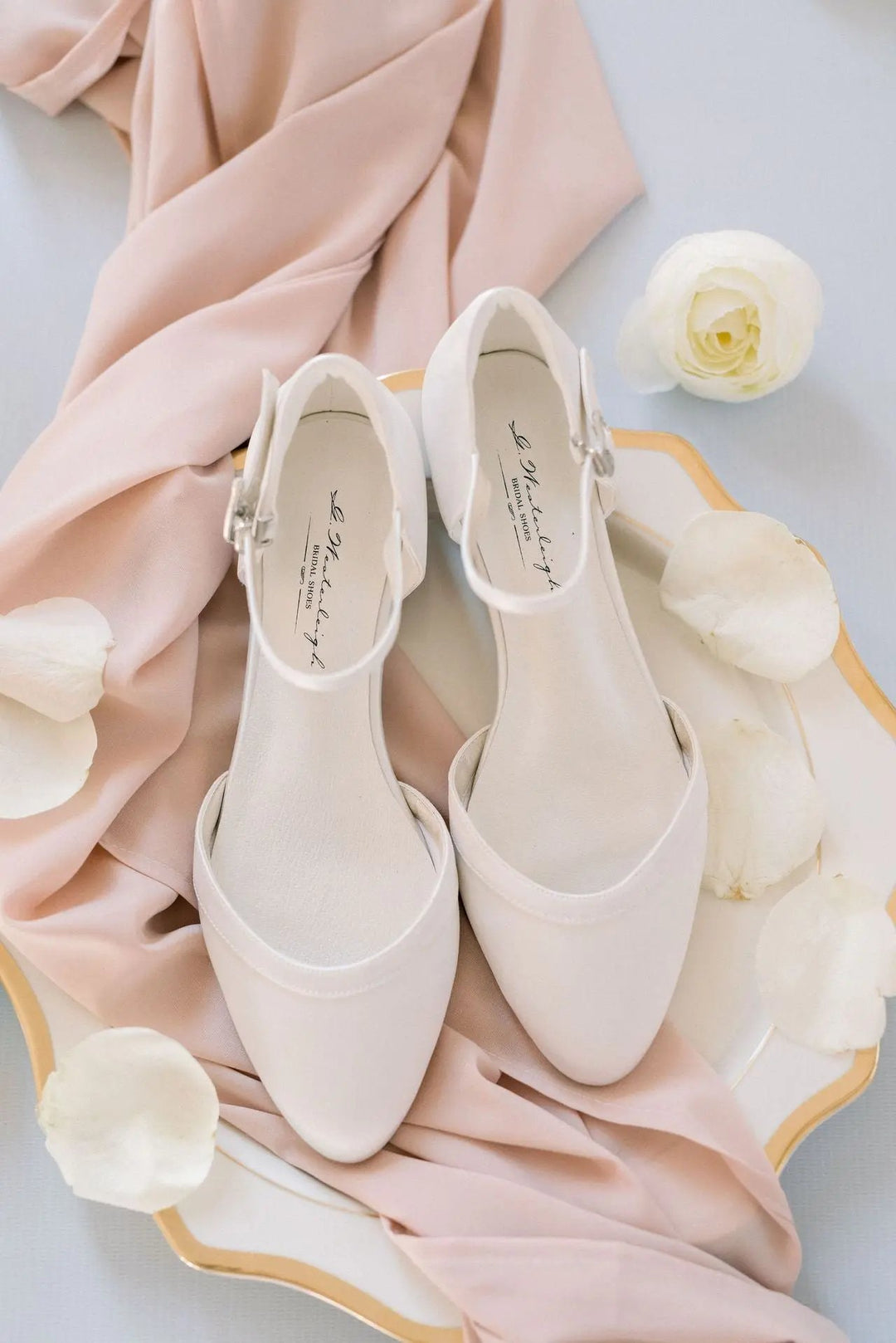 CHAUSSURES DE MARIÉE LISA – BALLERINES EN SATIN IVOIRE À TALON BAS G.Westerleigh