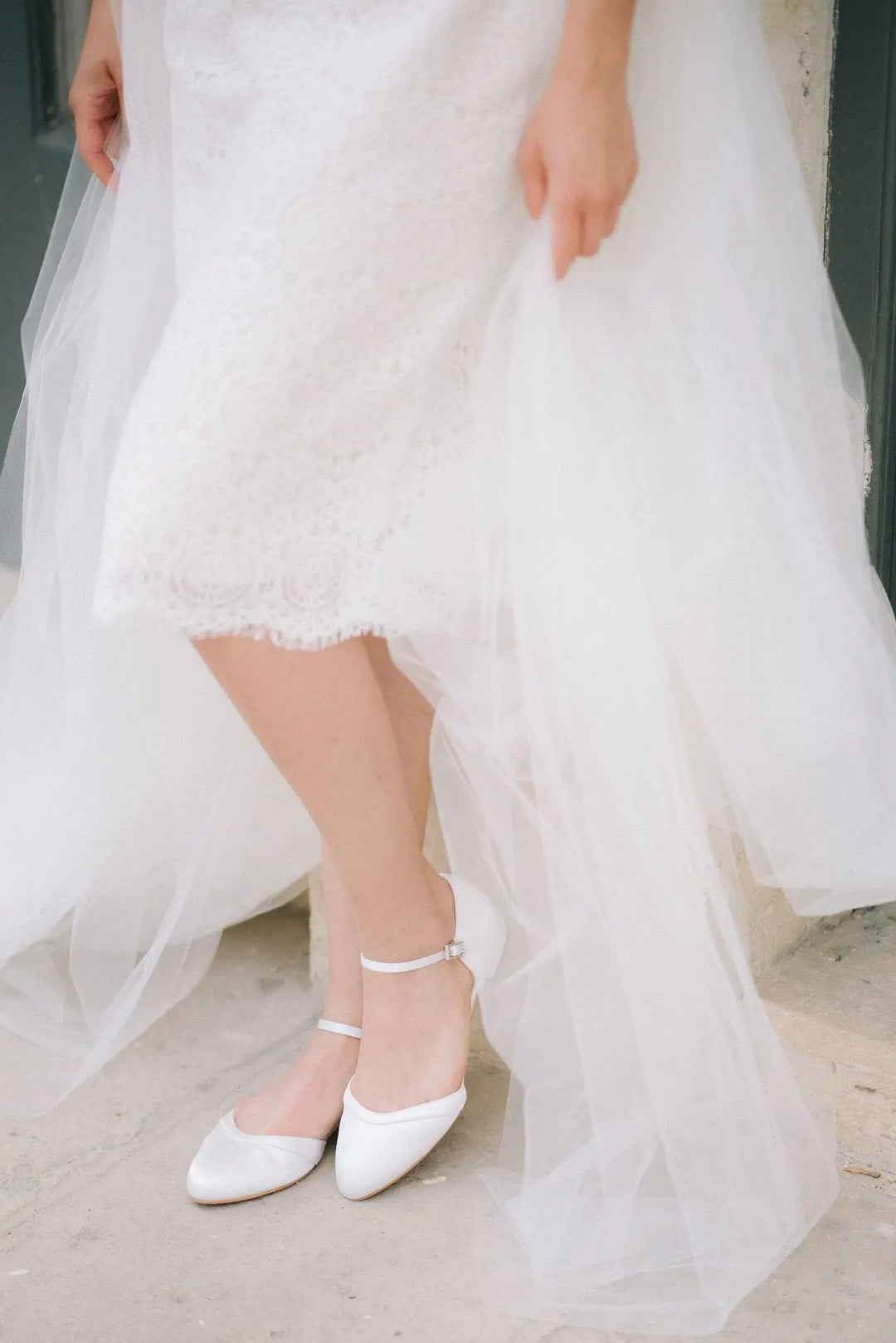 CHAUSSURES DE MARIÉE LISA – BALLERINES EN SATIN IVOIRE À TALON BAS G.Westerleigh