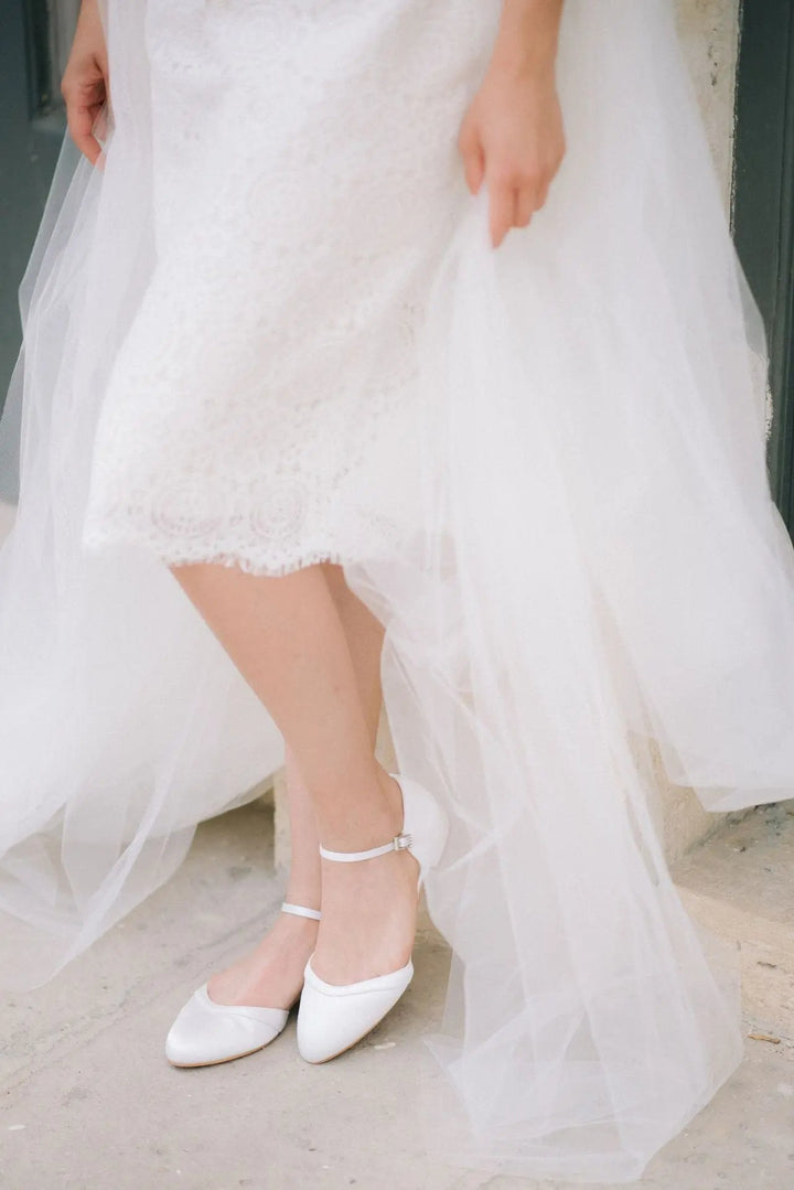 CHAUSSURES DE MARIÉE LISA – BALLERINES EN SATIN IVOIRE À TALON BAS G.Westerleigh