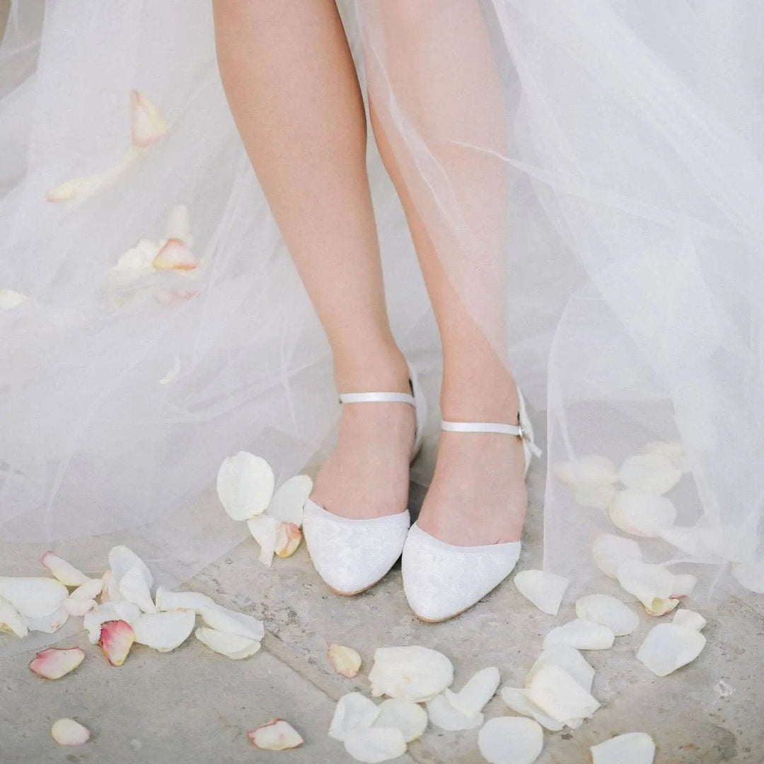 CHAUSSURES DE MARIÉE PLATES LANA – SATIN IVOIRE ET DENTELLE,CONFORT ABSOLU G.Westerleigh