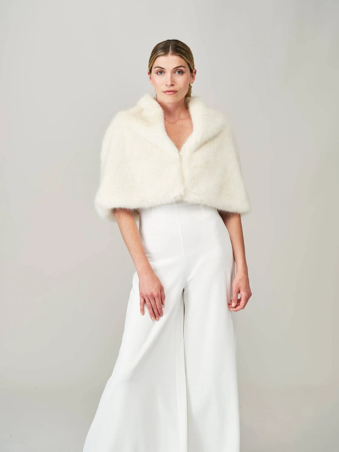 Cape de mariée: L'hermine / Petit (Royaume-Uni 8-10) Helen Moore