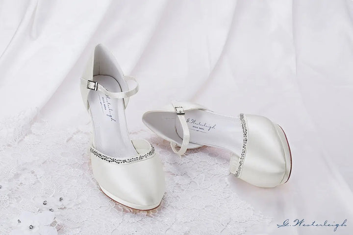 ESCARPINS DE MARIÉE CONFORT EN SATIN IVOIRE AVEC STRASS - TALON CARRÉ 8,5 CM - GABRIELLE G.Westerleigh