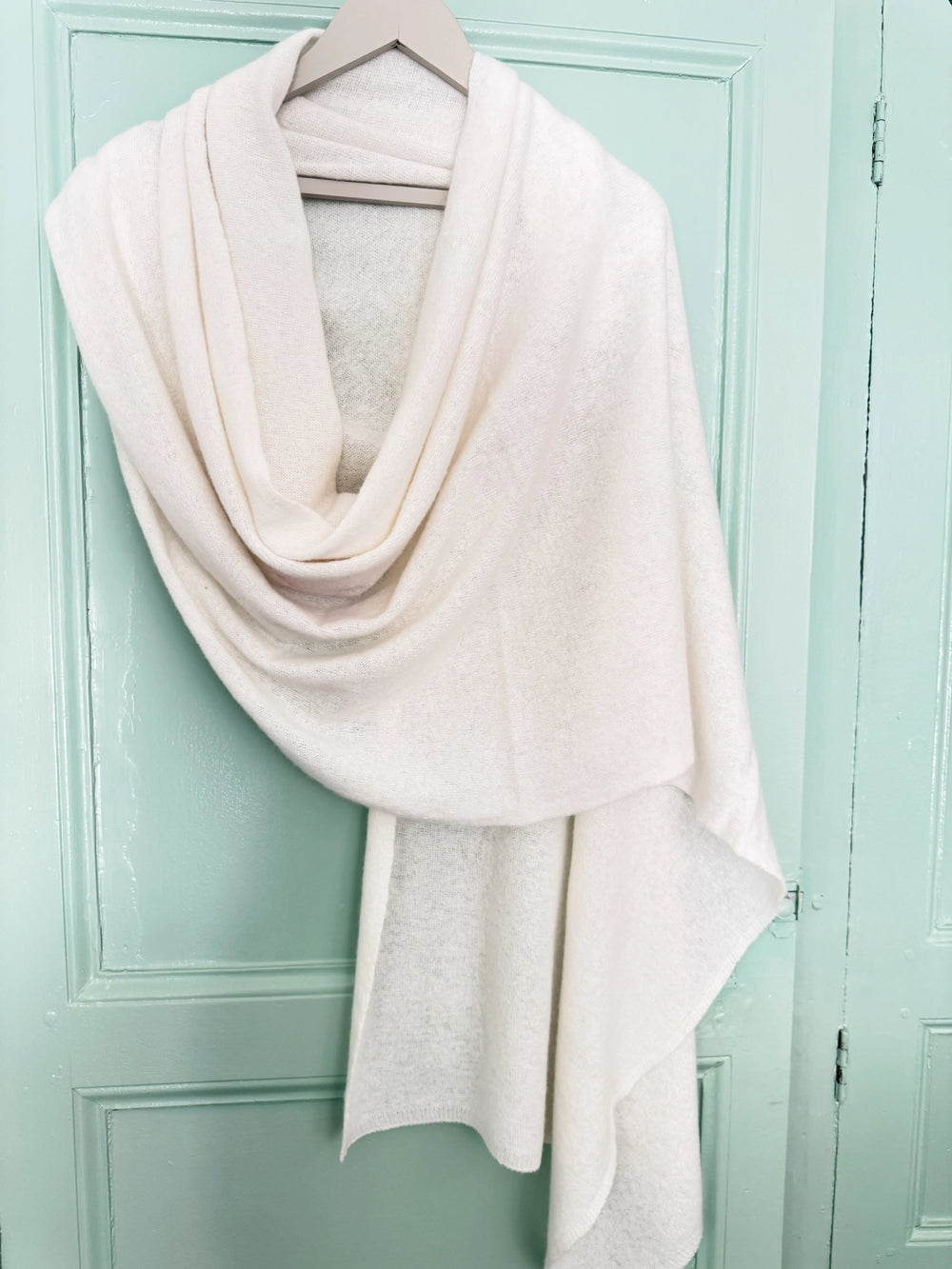 ÉTOLE DE MARIÉE 100 % CACHEMIRE BLANC CASSÉ - TOSCANE Assia di Brunetti Federica e C. s.a.s.