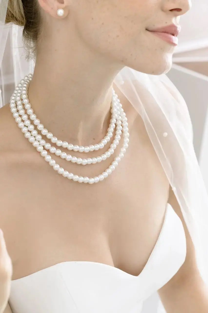 PARURE COLLIER TRIPLE RANGS DE PERLES + BOUCLES D'OREILLES NS005 G.Westerleigh