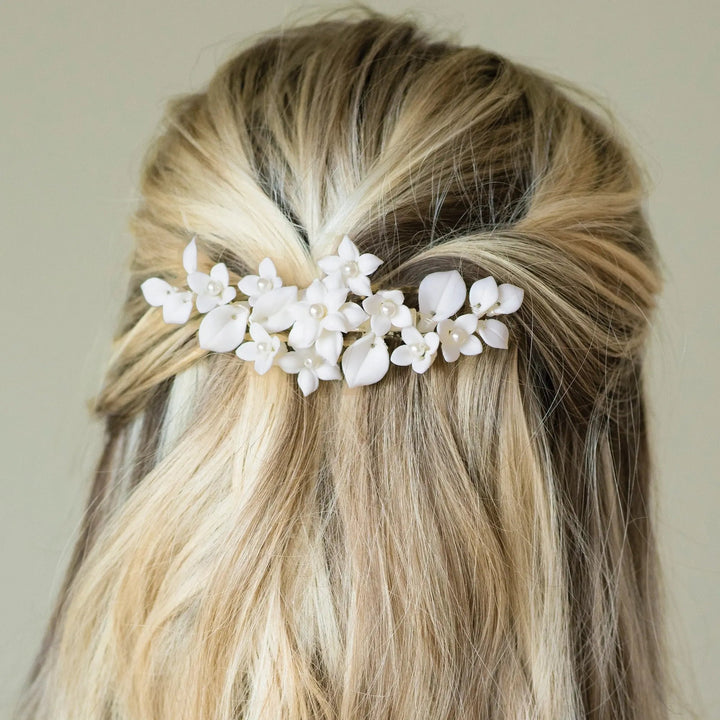 PINCE FLORALE DE MARIAGE PERCE NEIGE EN CÉRAMIQUE ET PERLES IVOIRE Ivory and co