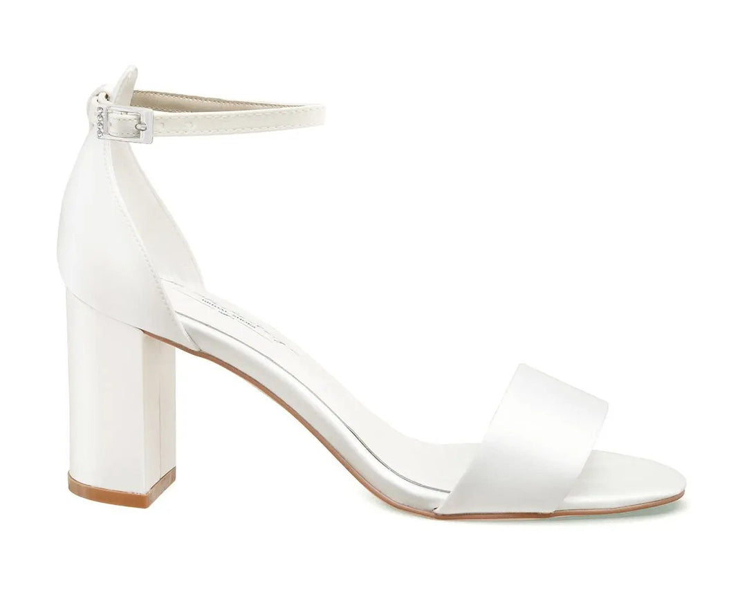 SANDALES DE MARIÉE BELLE – SATIN IVOIRE AVEC BRIDE EN PERLES D’EAU DOUCE G.Westerleigh