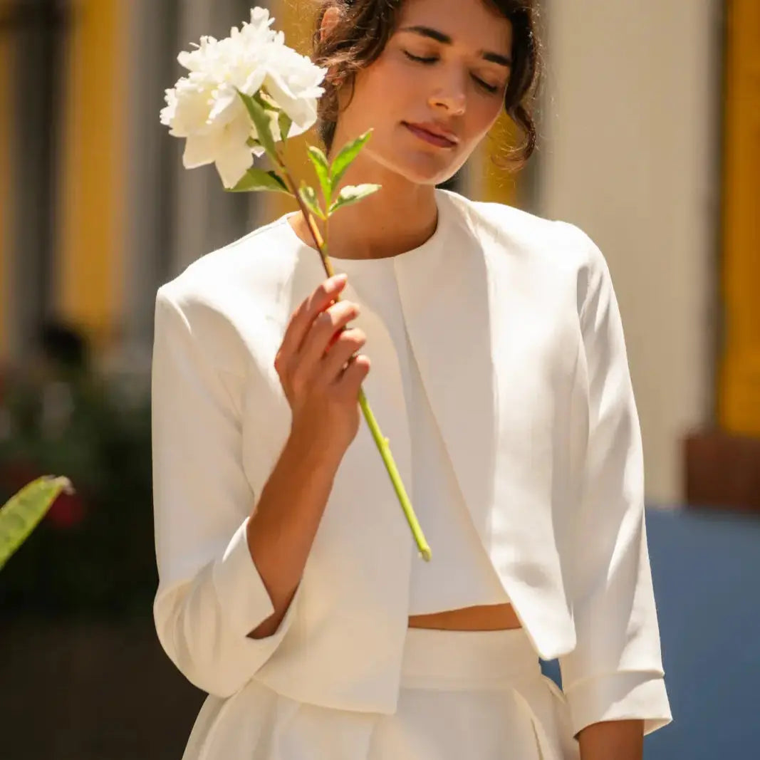 VESTE DE MARIÉE EN SATIN MANCHES 3/4 - MERIDA B99 Novias