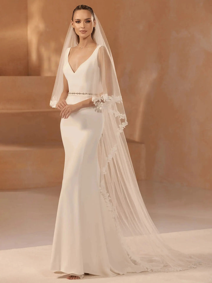 VOILE DE MARIÉE COURT AVEC RABAT ET BORDURE FINE SATIN S5B (Copie) Bianco Evento