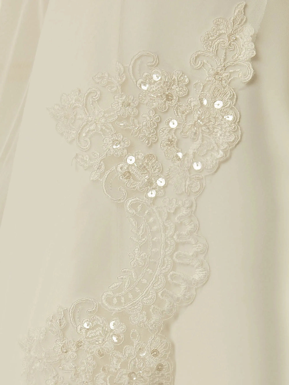VOILE DE MARIÉE BORDURE DE DENTELLE REBRODÉE DE SEQUINS S234 Bianco Evento