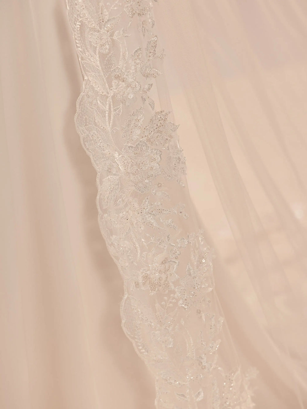VOILE DE MARIÉE LONG BORDURE DENTELLE REBRODÉE DE SEQUINS – S471 Bianco Evento