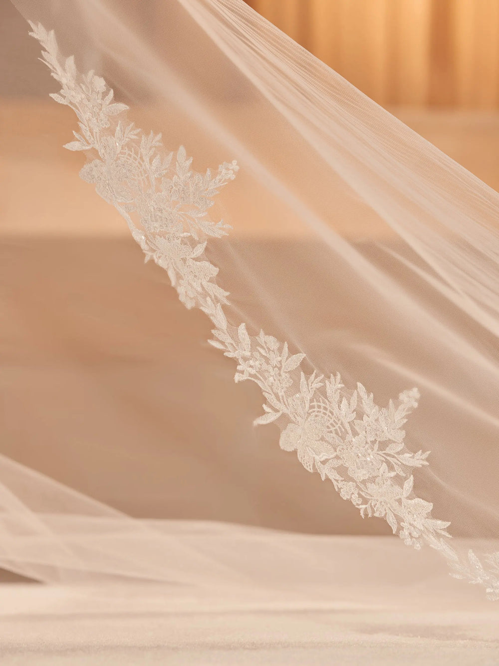 VOILE DE MARIÉE LONG CATHÉDRALE 350 CM– TULLE DIAMANT & BORDURE EN DENTELLE - S451 Bianco Evento