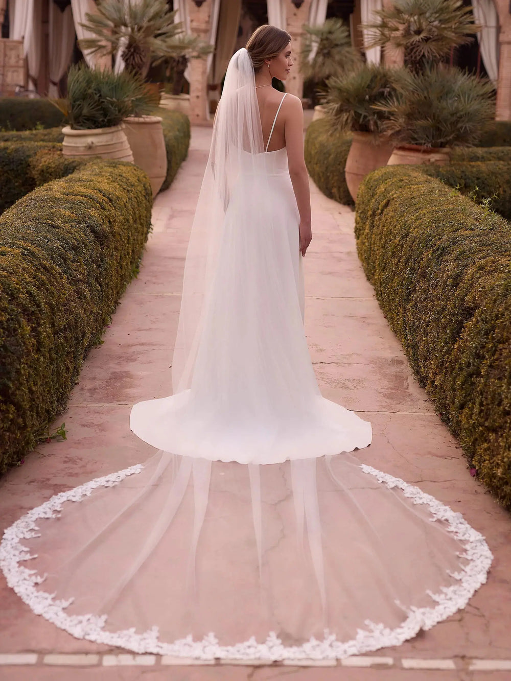 VOILE DE MARIÉE LONG S533 EN TULLE DOUX AVEC DENTELLE BRODÉE – 350 CM Bianco Evento