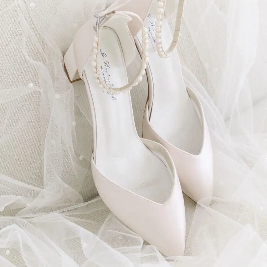 CHAUSSURES DE MARIÉE MADISON CHAMPAGNE – SATIN ET BRIDE EN PERLES D’EAU DOUCE G.Westerleigh