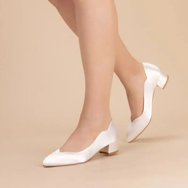 SUTTON WIDE FIT – ESCARPINS DE MARIÉE PIEDS LARGES | SATIN TEINTABLE & TALON BAS THE PERFECT BRIDAL COMPANY