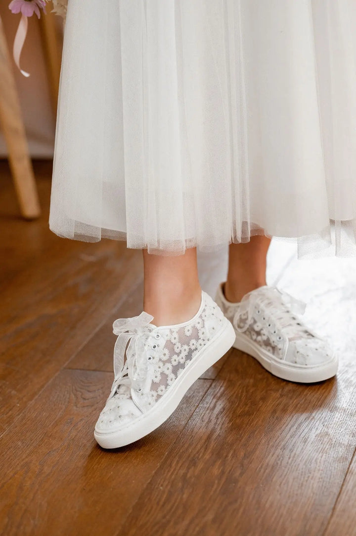 BASKETS DE MARIÉE MARGERITA – SATIN IVOIRE ET FLEURS G.Westerleigh