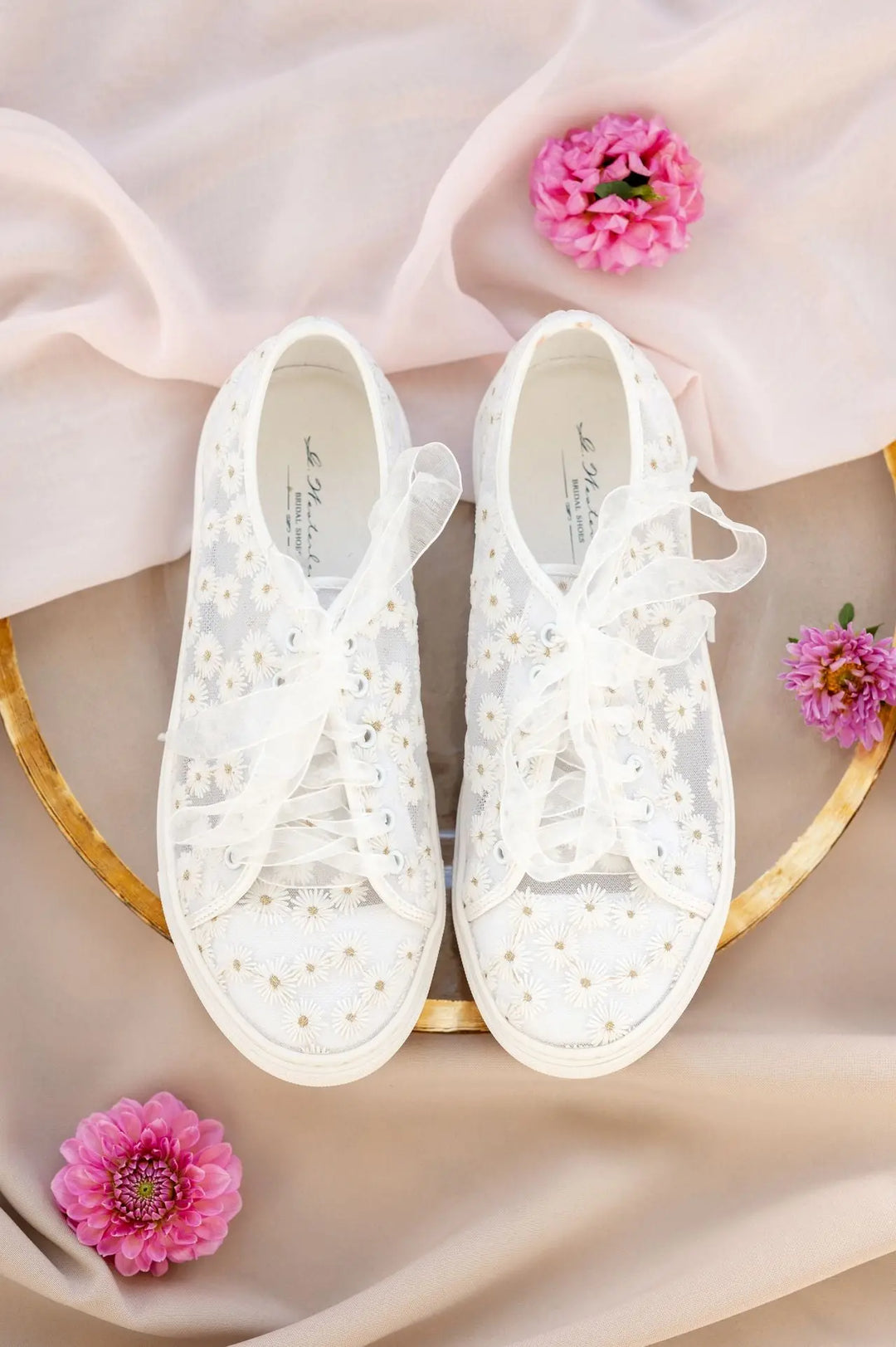 BASKETS DE MARIÉE MARGERITA – SATIN IVOIRE ET FLEURS G.Westerleigh