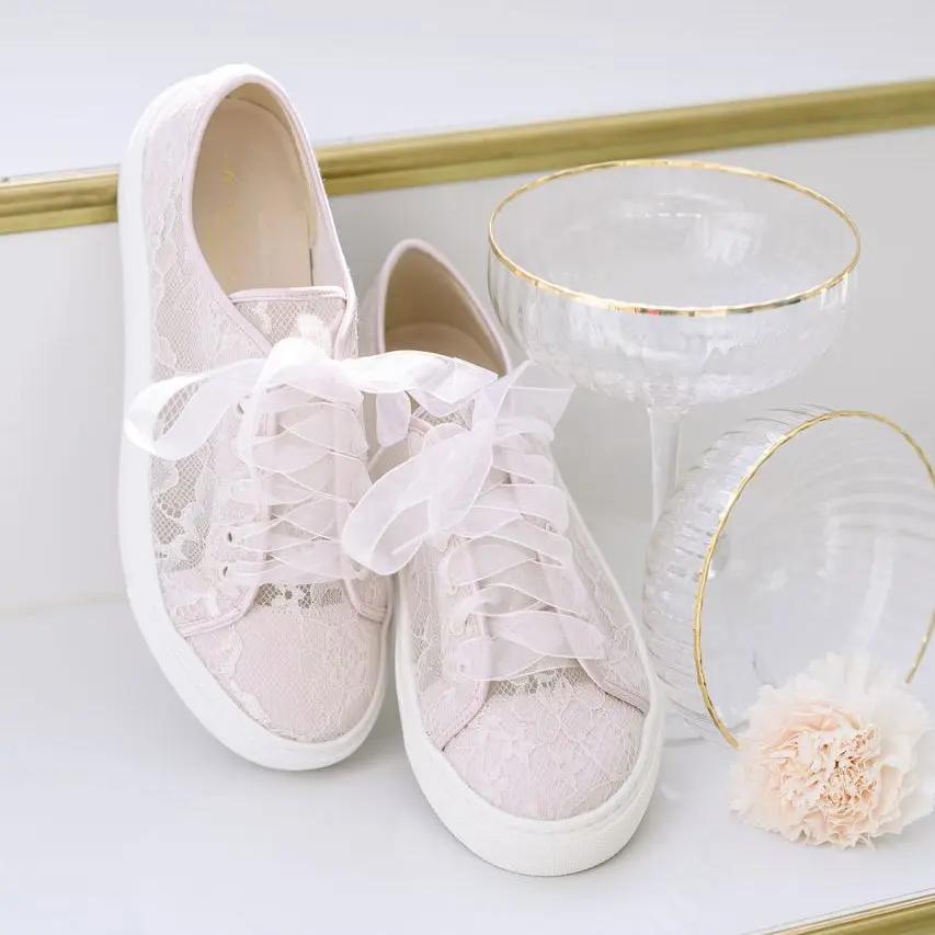 BASKETS DE MARIÉE NADINE ROSE BLUSH – DENTELLE TRANSPARENTE ET LACETS ORGANZA OU SATIN G.Westerleigh