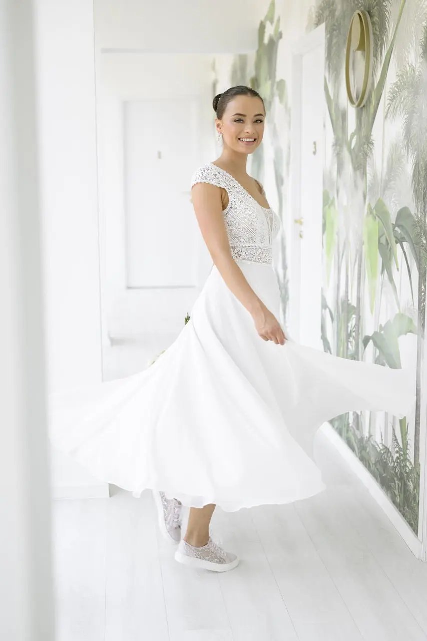 BASKETS DE MARIÉE NADINE ROSE BLUSH – DENTELLE TRANSPARENTE ET LACETS ORGANZA OU SATIN G.Westerleigh