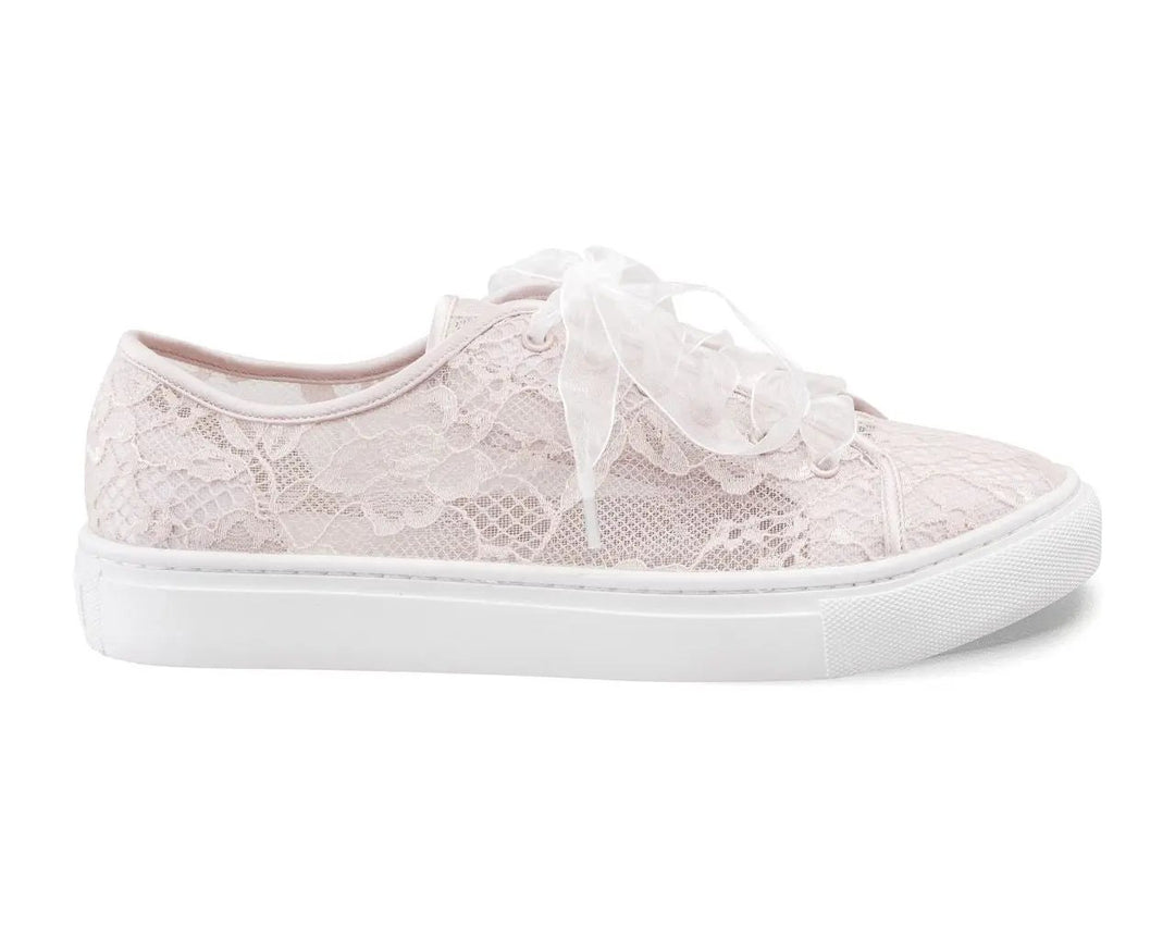 BASKETS DE MARIÉE NADINE ROSE BLUSH – DENTELLE TRANSPARENTE ET LACETS ORGANZA OU SATIN G.Westerleigh