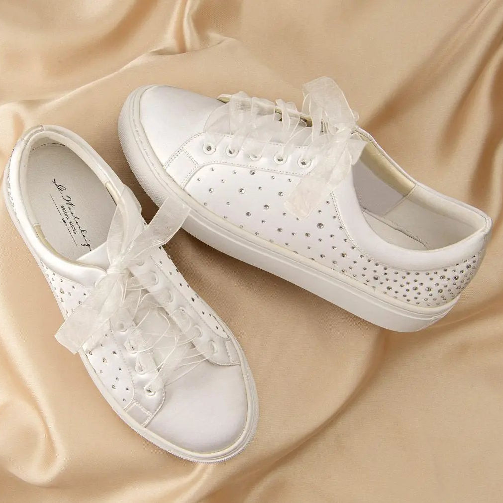 BASKETS DE MARIÉE NATALIE – SATIN IVOIRE ET CRISTAUX SCINTILLANTS G.Westerleigh