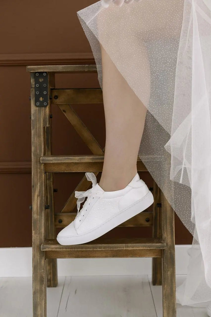 BASKETS DE MARIÉE NINA – SATIN IVOIRE ET PERLES AVEC LACETS ORGANZA OU SATIN G.Westerleigh