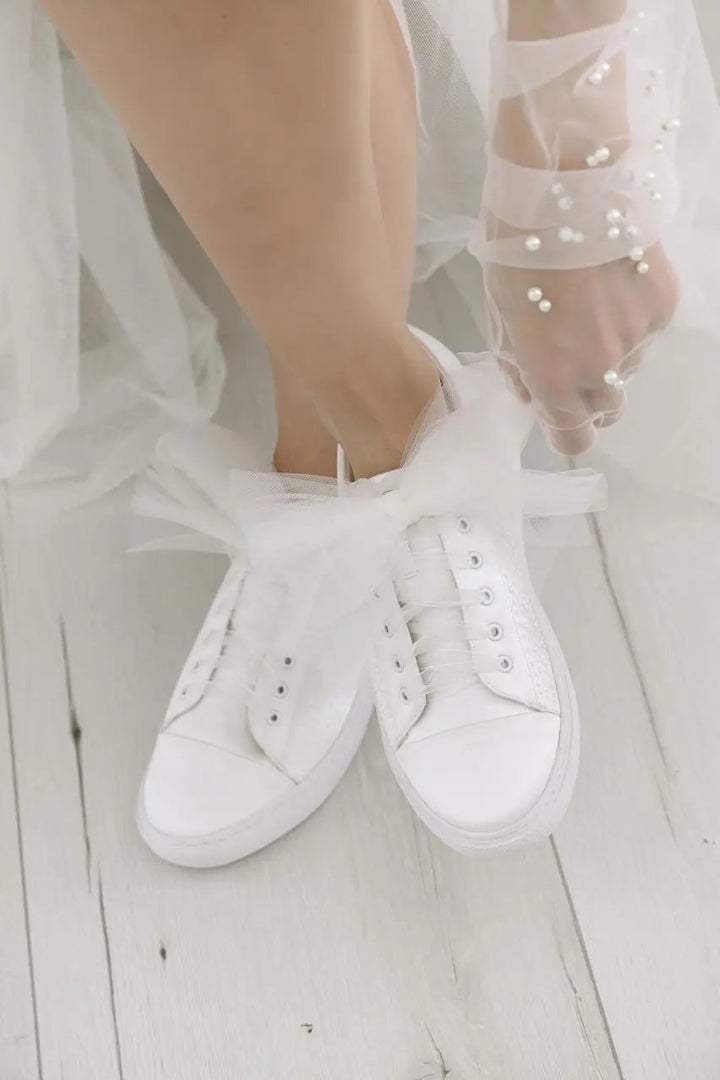 BASKETS DE MARIÉE NINA – SATIN IVOIRE ET PERLES AVEC LACETS ORGANZA OU SATIN G.Westerleigh