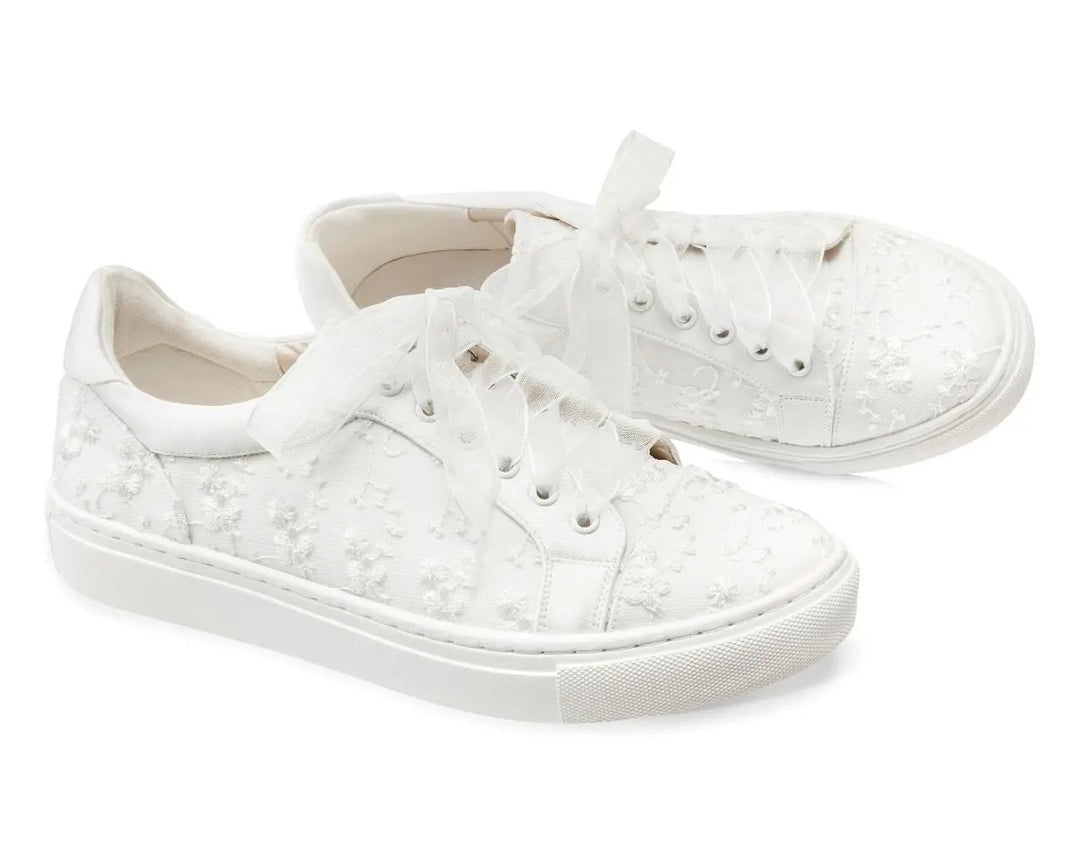 BASKETS DE MARIÉE NORA – DENTELLE FLORALE IVOIRE ET LACETS ORGANZA OU SATIN G.Westerleigh