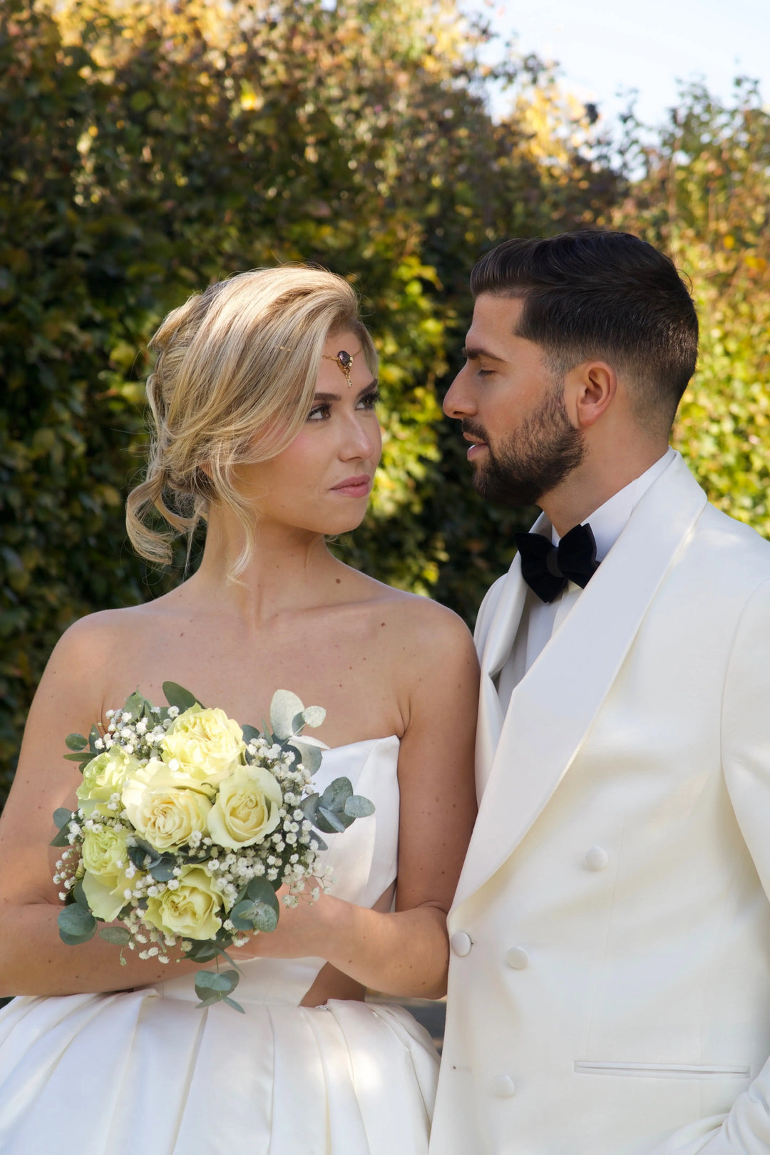 BIJOU DE TÊTE DE MARIÉE PURPLE PEARL – CHAÎNES PLAQUÉ OR & PERLE PRUNE IRISÉE SORRY MAJESTY