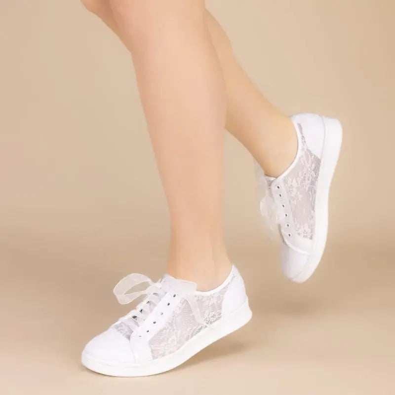 BLOSSOM – BASKETS DE MARIÉE EN DENTELLE CHANTILLY | CONFORT & STYLE THE PERFECT BRIDAL COMPANY