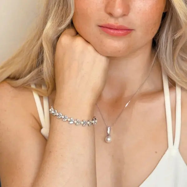 BOSTON – BRACELET FEUILLAGE CRISTAUX & PERLES Ivory and co