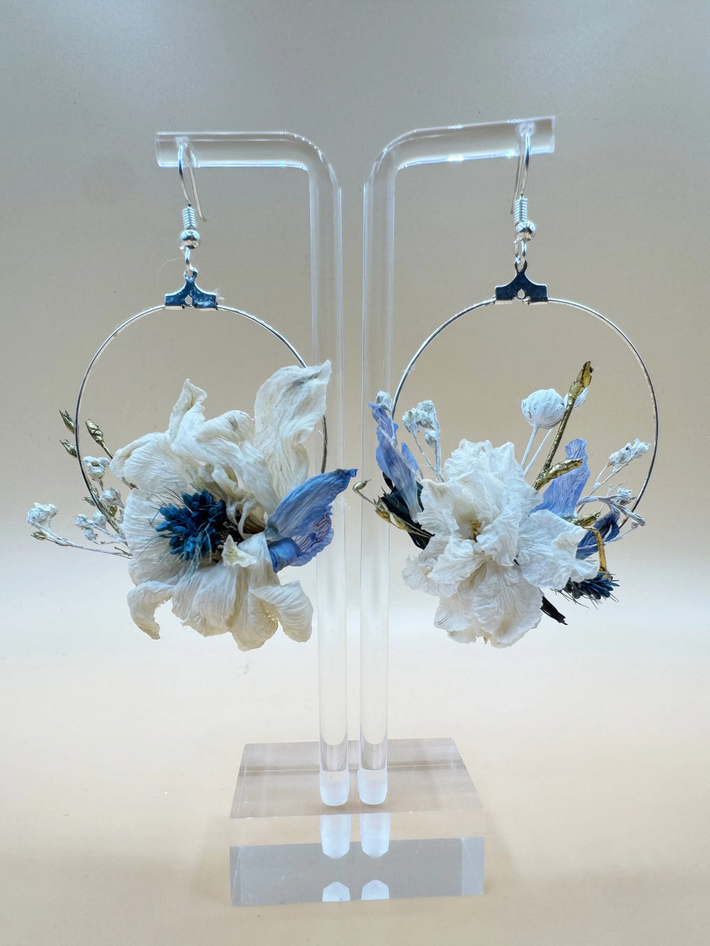 BOUCLES D'OREILLES CÉLESTE FLEURS SECHÉES LA PAIRE ELLES VU GROS PLAN