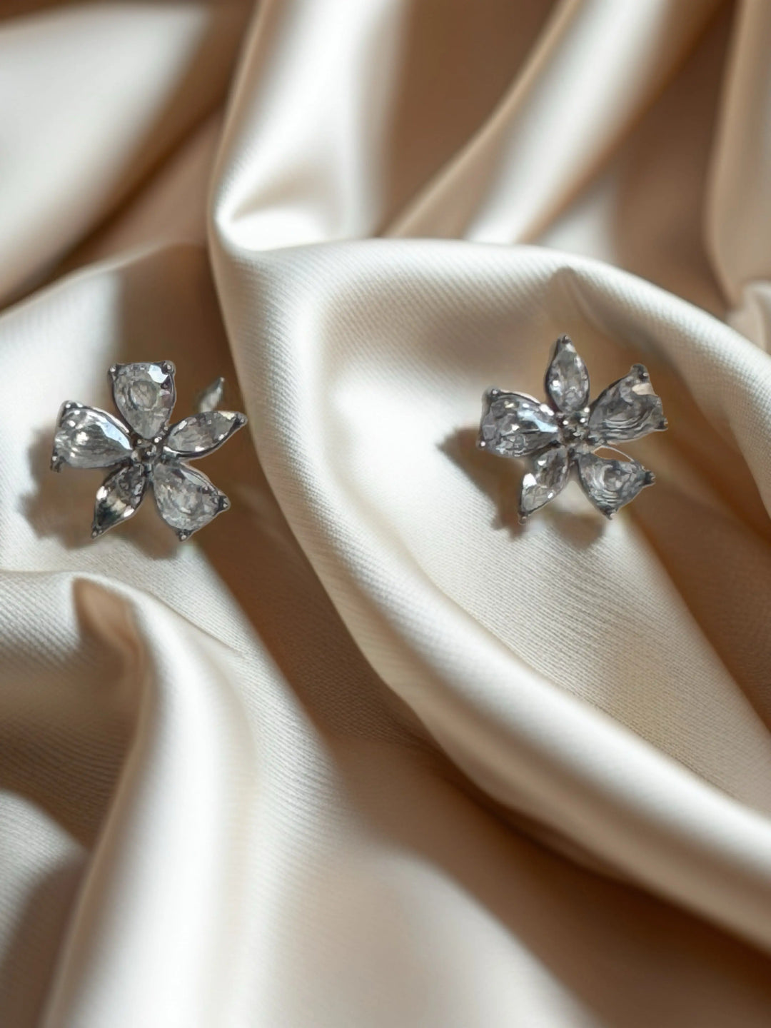BOUCLES D'OREILLES DE TYPE PUCE SOLINE OR OU ARGENT somini