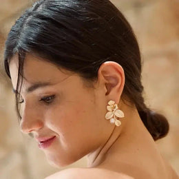 Boucles d'oreilles de mariée Grandioses – fleurs et perle