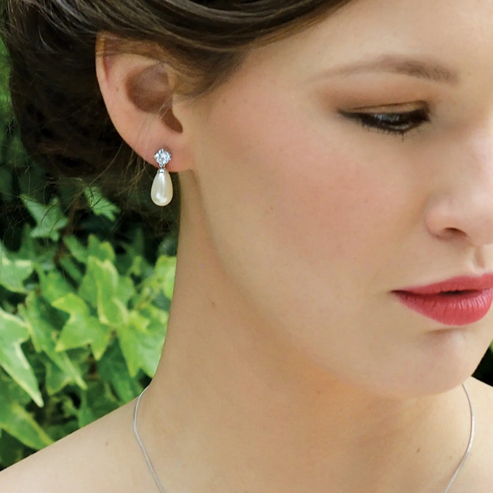 BOUCLES D’OREILLES IMPERIAL PEARL – GOUTTE CRISTAL & PERLE | RHODIUM Ivory and co