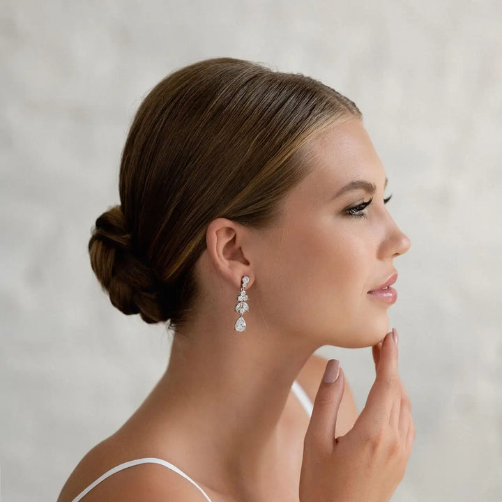 BOUCLES D’OREILLES LONGUES MARIÉE CRISTAUX ZIRCONIUM – ER4145 G.Westerleigh