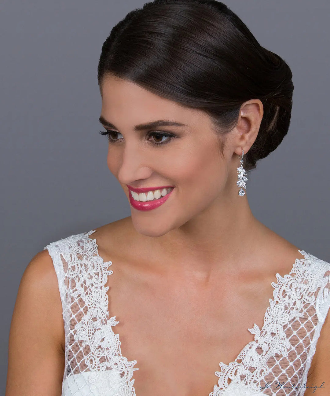 BOUCLES D’OREILLES LONGUES MARIÉE ZIRCONIUM SCINTILLANTES – EG4401 G.Westerleigh