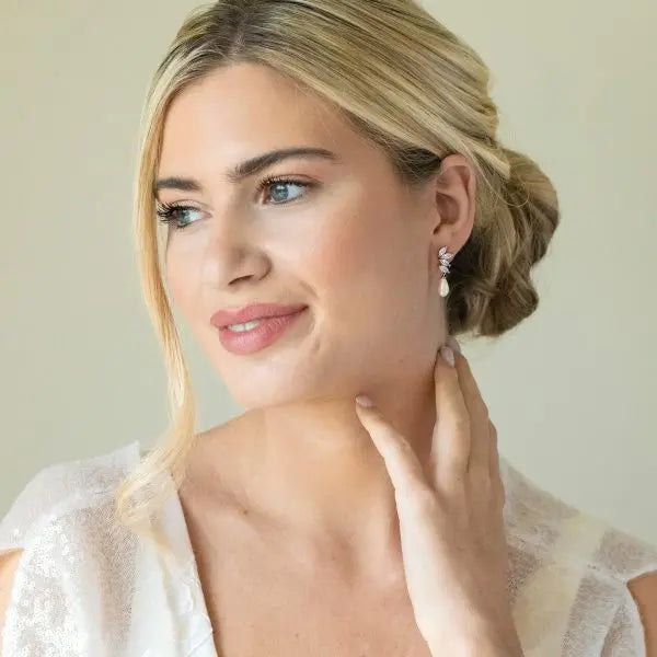 BOUCLES D'OREILLES MARIAGE LONGUES VIGNE ZIRCONS ET RODIUM - WILLOW (Copie) Ivory and co