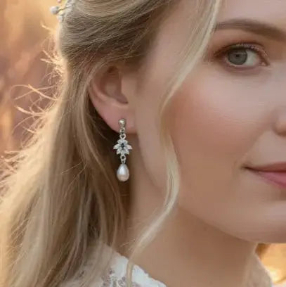 BOUCLES D'OREILLES MARIÉE DEVA – GOUTTES NACRÉES ET ZIRCONS L'atelier du 6