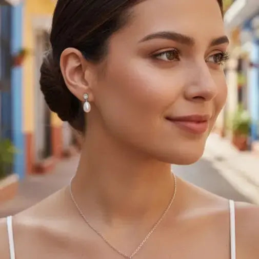 Gouttes nacrées blanches modulables/ clous d’oreilles strass: Doré L'atelier du 6