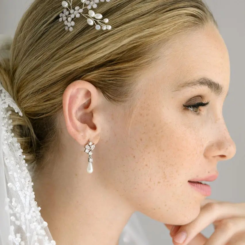 BOUCLES D’OREILLES MARIÉE PERLES IVOIRE ET CRISTAUX ZIRCONIUM – ER057S G.Westerleigh