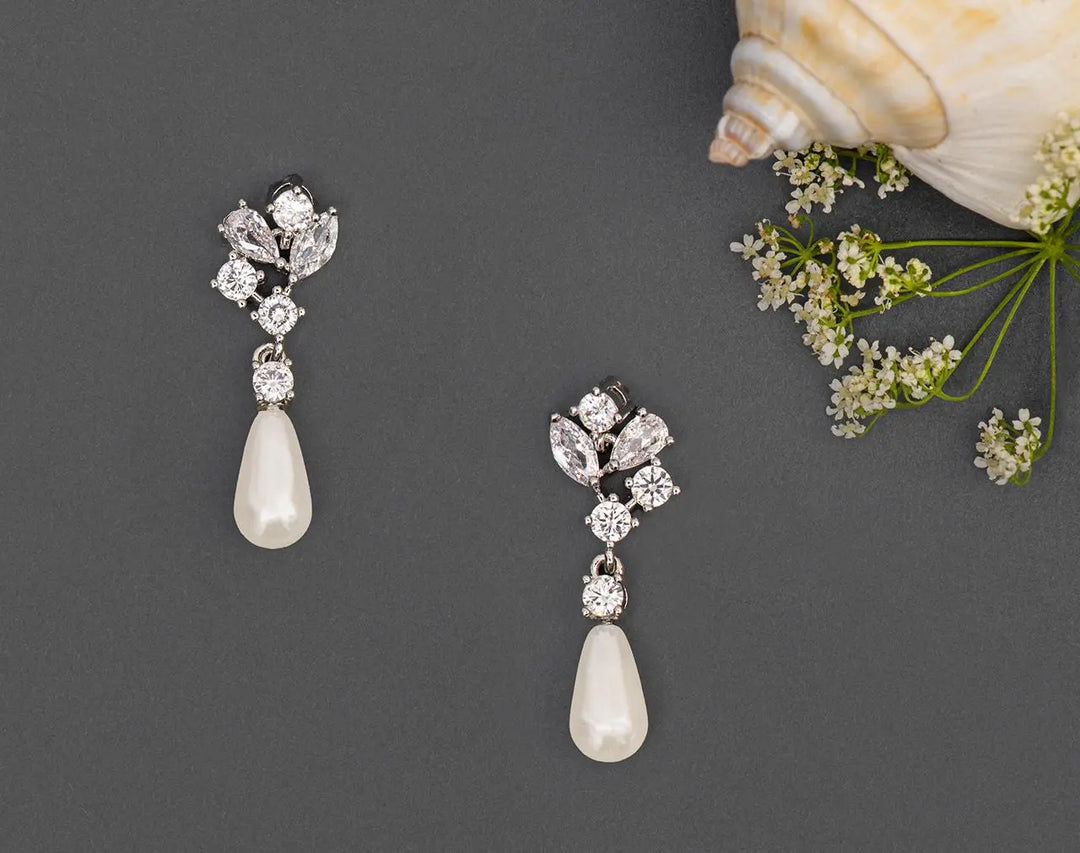 BOUCLES D’OREILLES MARIÉE PERLES IVOIRE ET CRISTAUX ZIRCONIUM – ER057S G.Westerleigh